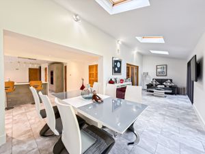 Photo 25- click for photo gallery